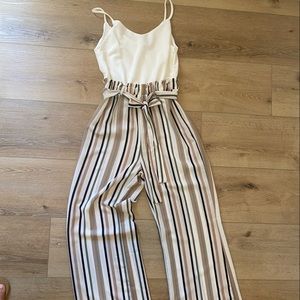 Francesca’s Collection Woman’s Romper- Medium